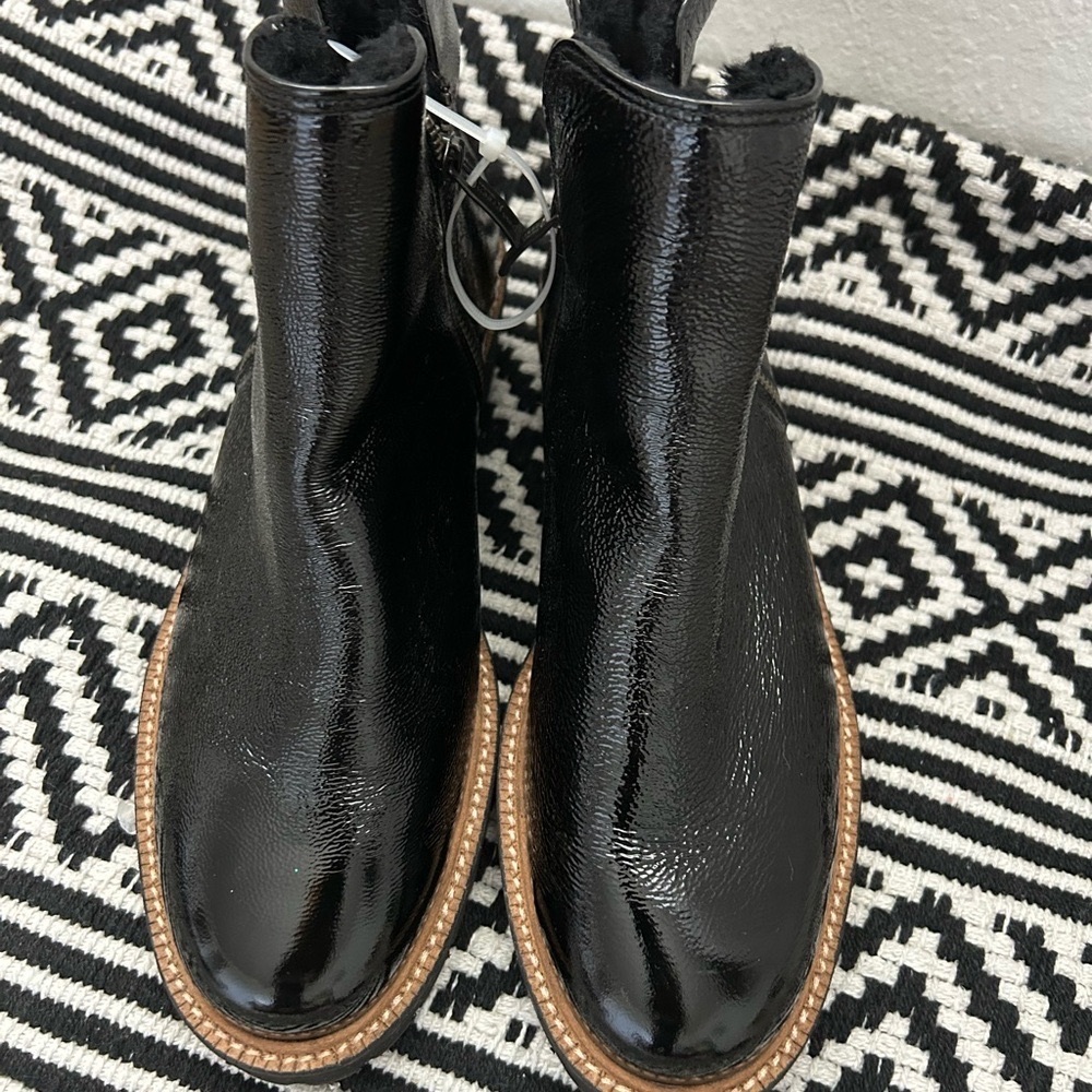 Black Shiny Winter Boots